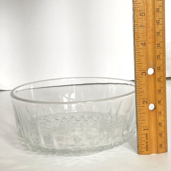Arcoroc USA Clear Glass Bowl With Diamond Pattern Sunburst Base For Fruit Candy - Picture 8 of 9